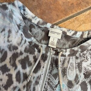 Zenergy by Chico's Gray Zip Front Top